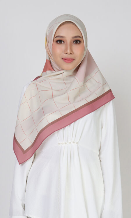 Laila Checkered Printed Square Pink