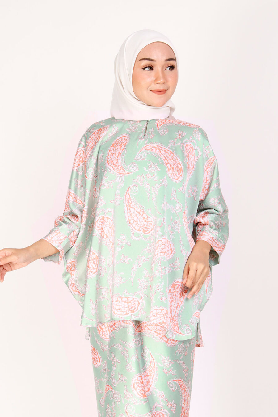 Dewi Printed Batwing Blouse Mint Green