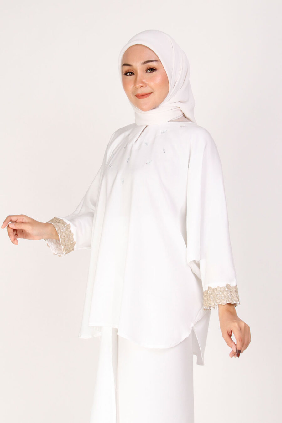 Dewi Plain Batwing Blouse White - Image 3