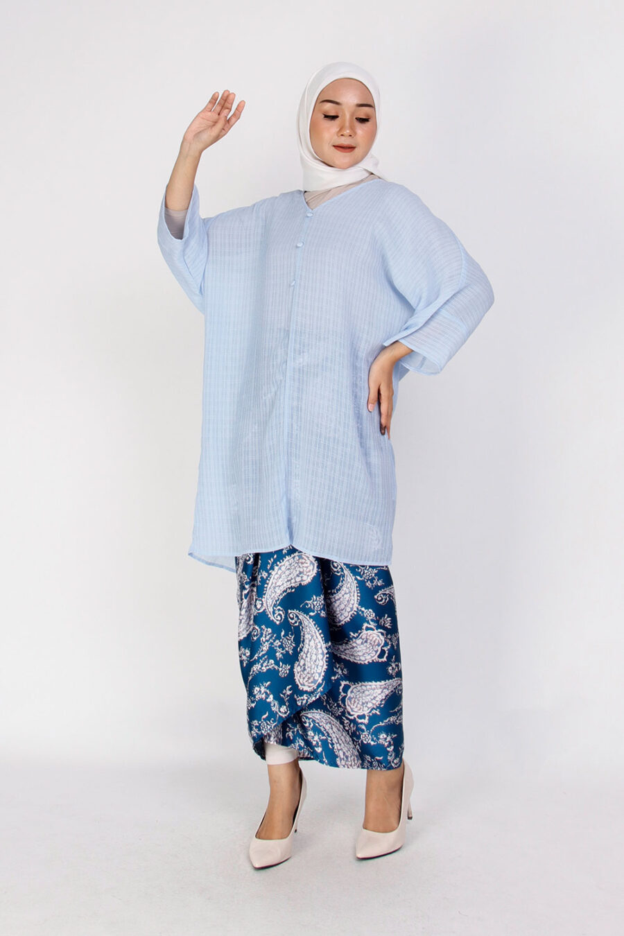 Suri Long Blouse Kaftan Light Blue - Image 2