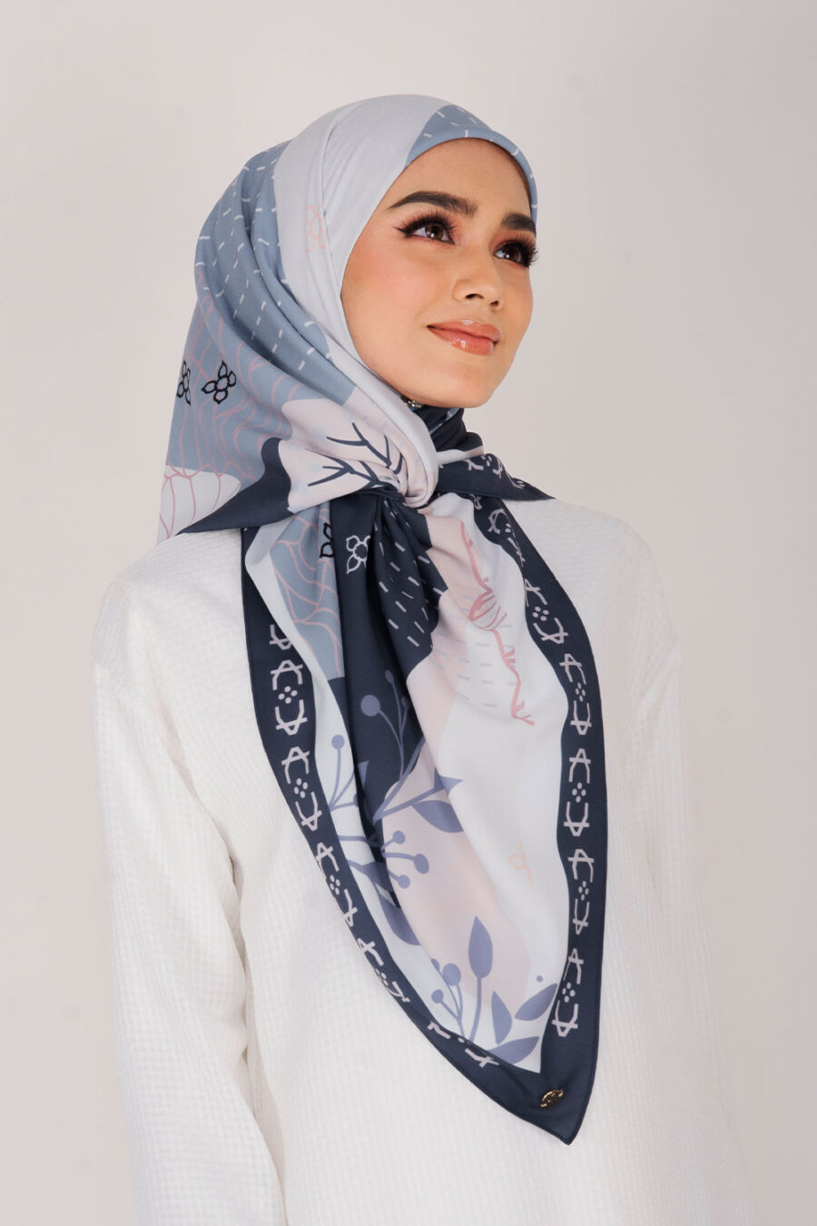 Ammara Printed Square Navy - Image 3